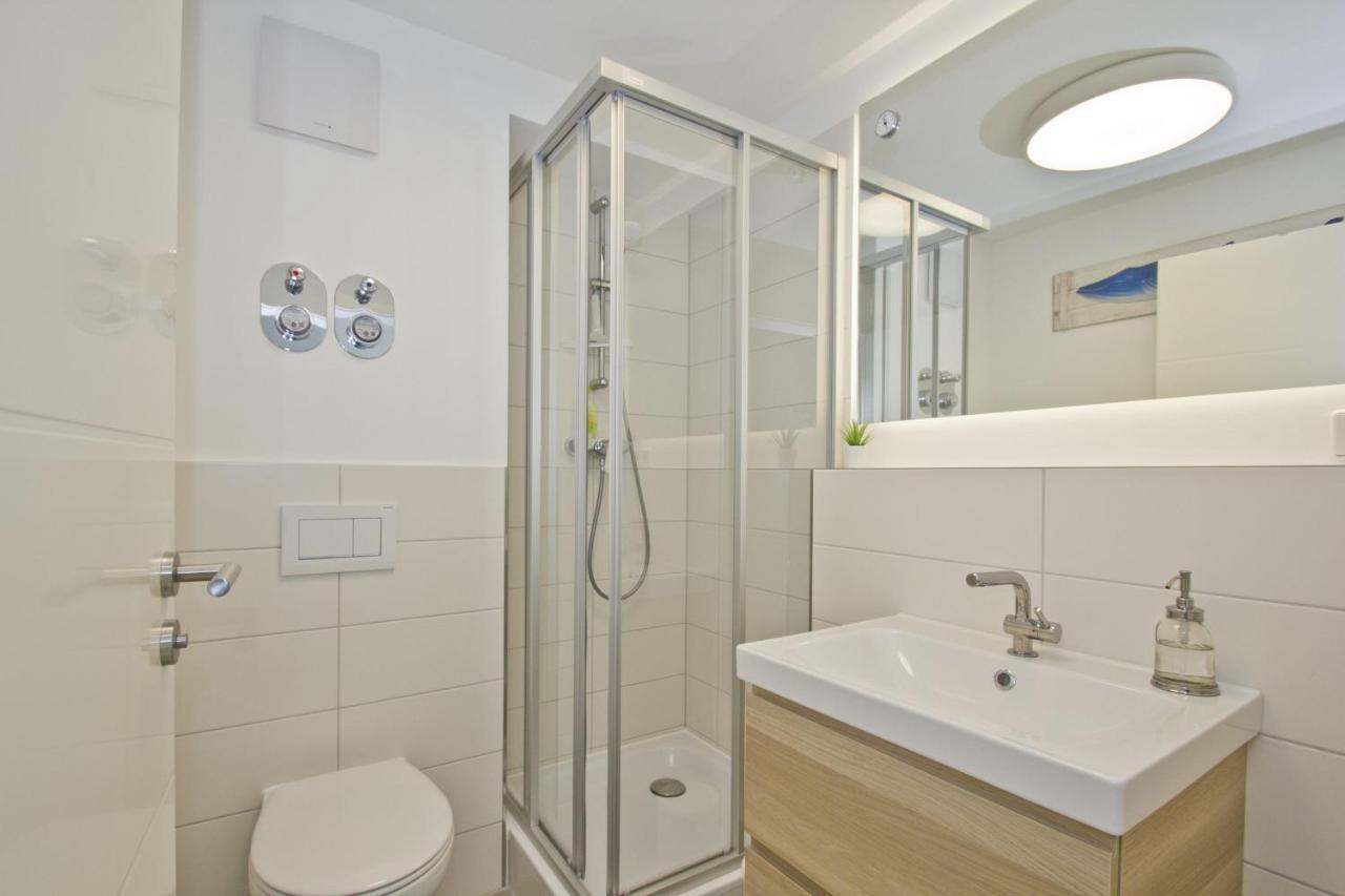 Ferienwohnung Mit Balkon Und Meerblick - Ferienresidenz Zwei Bodden Fewo 1-4 Lietzow Dış mekan fotoğraf